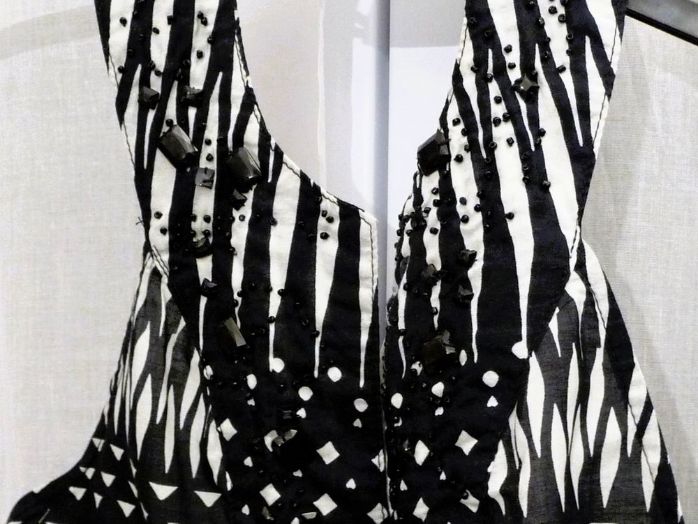 Top/ Tee Shirt Dos Nu en 100% Coton Noir &agrave; Motifs Ecru-Dolls Vêtements