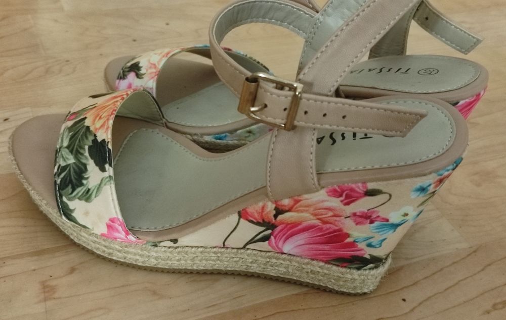 Jolies sandales &eacute;t&eacute; Chaussures