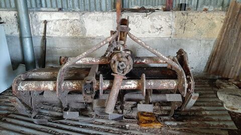 Rotavator 1m40 Saint-Yzan-de-Soudiac (33)