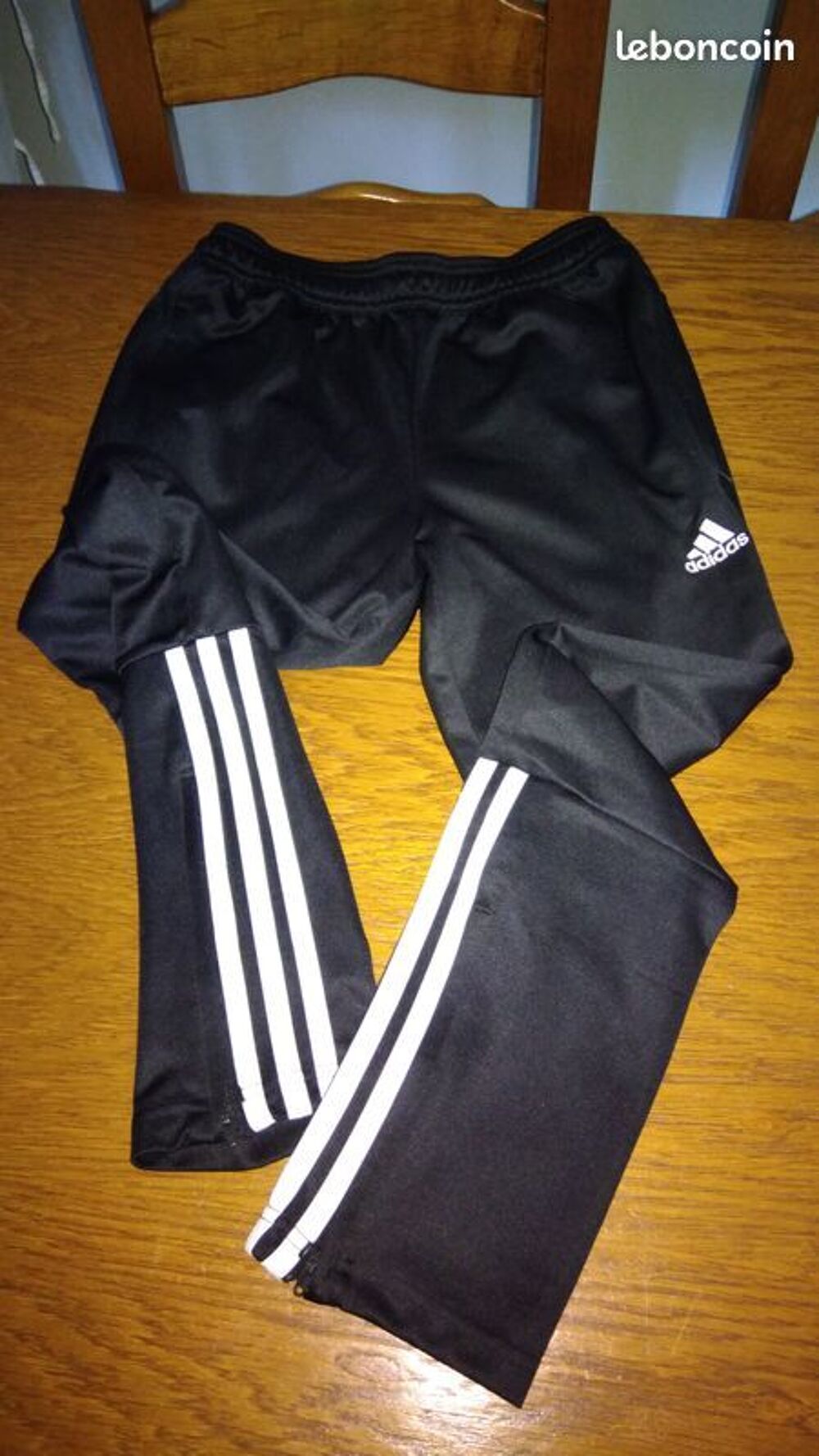 ensemble sport &eacute;tat neuf 12 ans Vêtements enfants