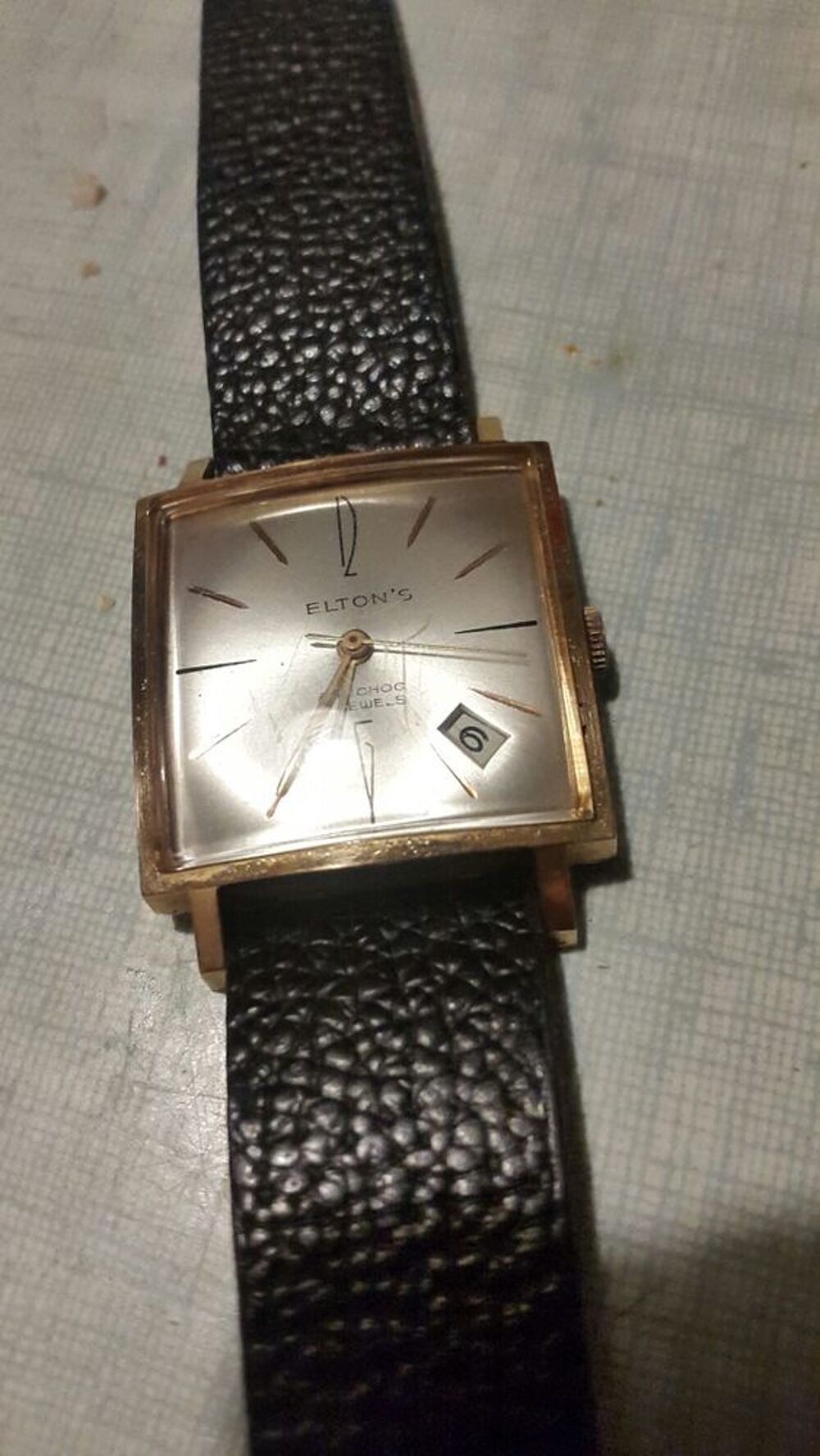 Montre swiss ELTON'S. Bijoux et montres