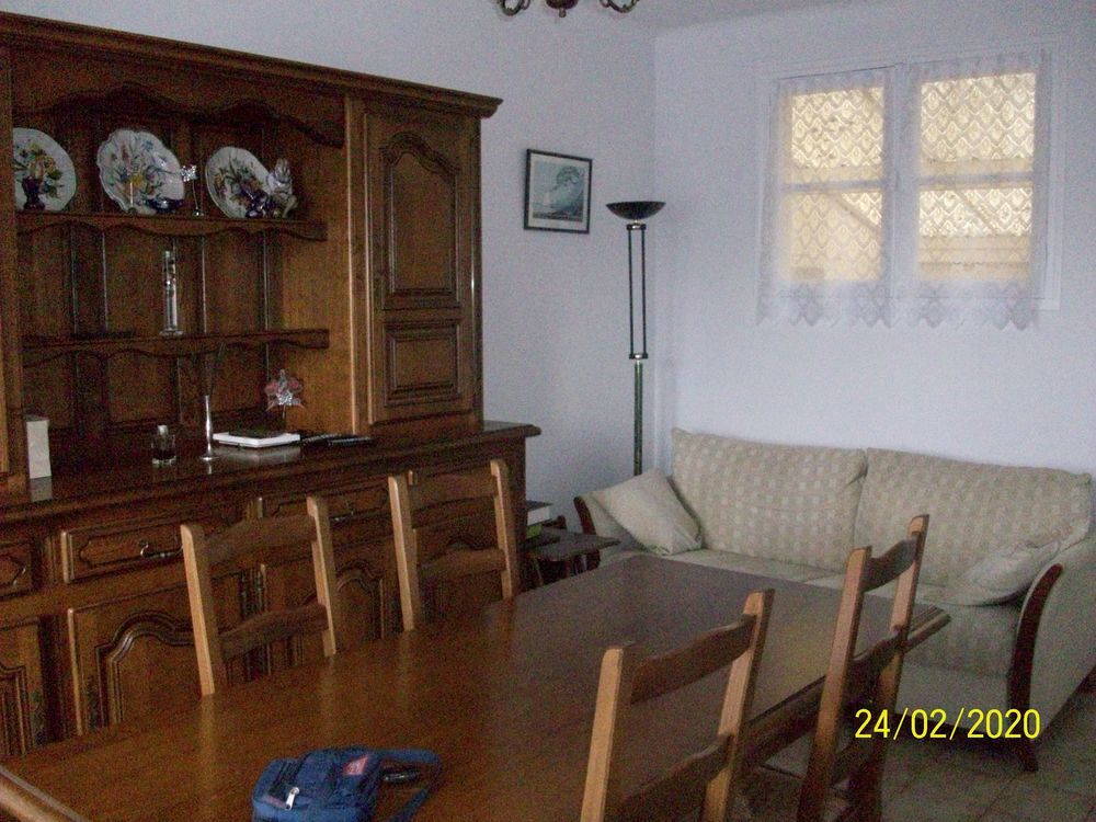 table salle a manger et 4chaises Meubles