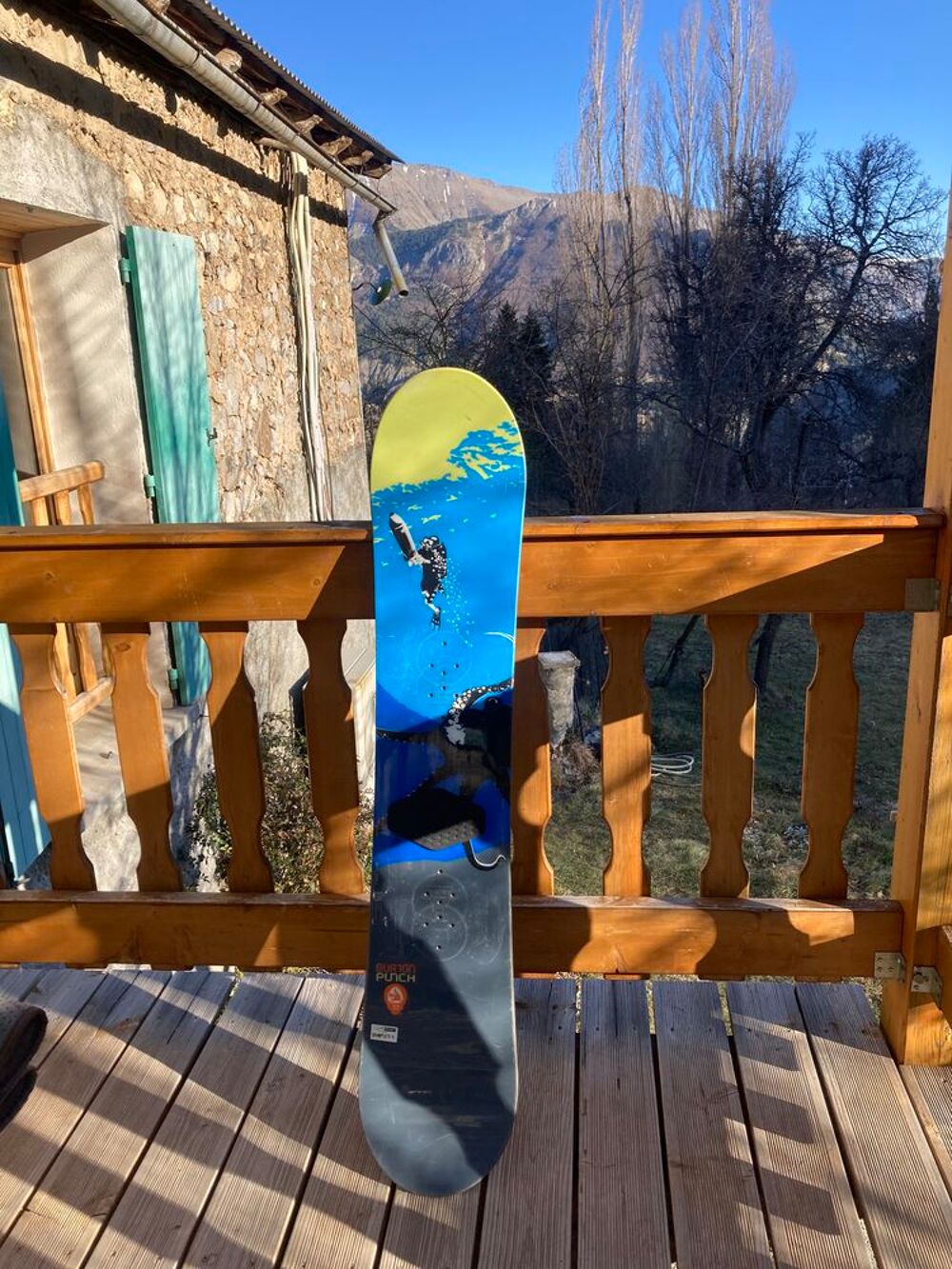 Snowboard Burton tr&egrave;s bon &eacute;tat pour interm&eacute;diai ou d&eacute;butant Sports