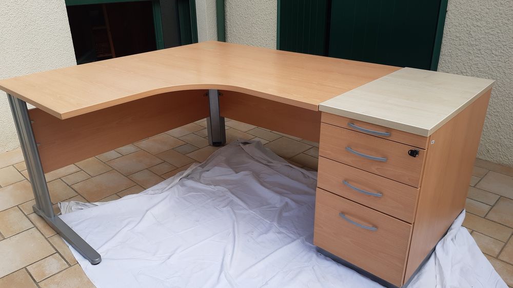 Tr&egrave;s beau bureau avec desserte en parfait &eacute;tat Meubles