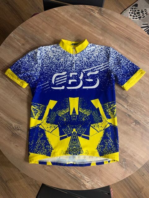 Maillot cycliste ´´ CBS ´ 20 Saleilles (66)