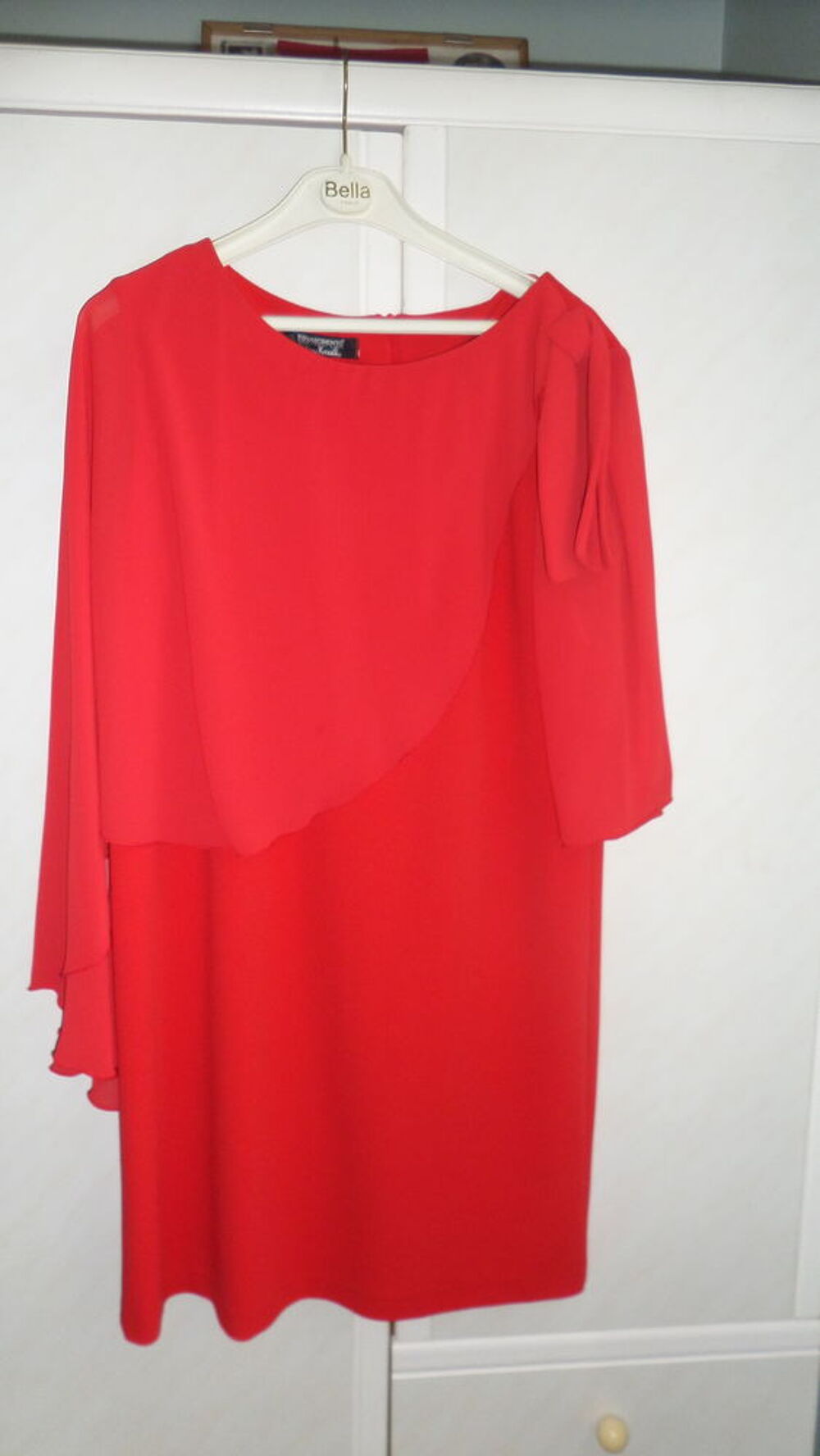 robe de soir&eacute;e courte cr&ecirc;pe Vêtements