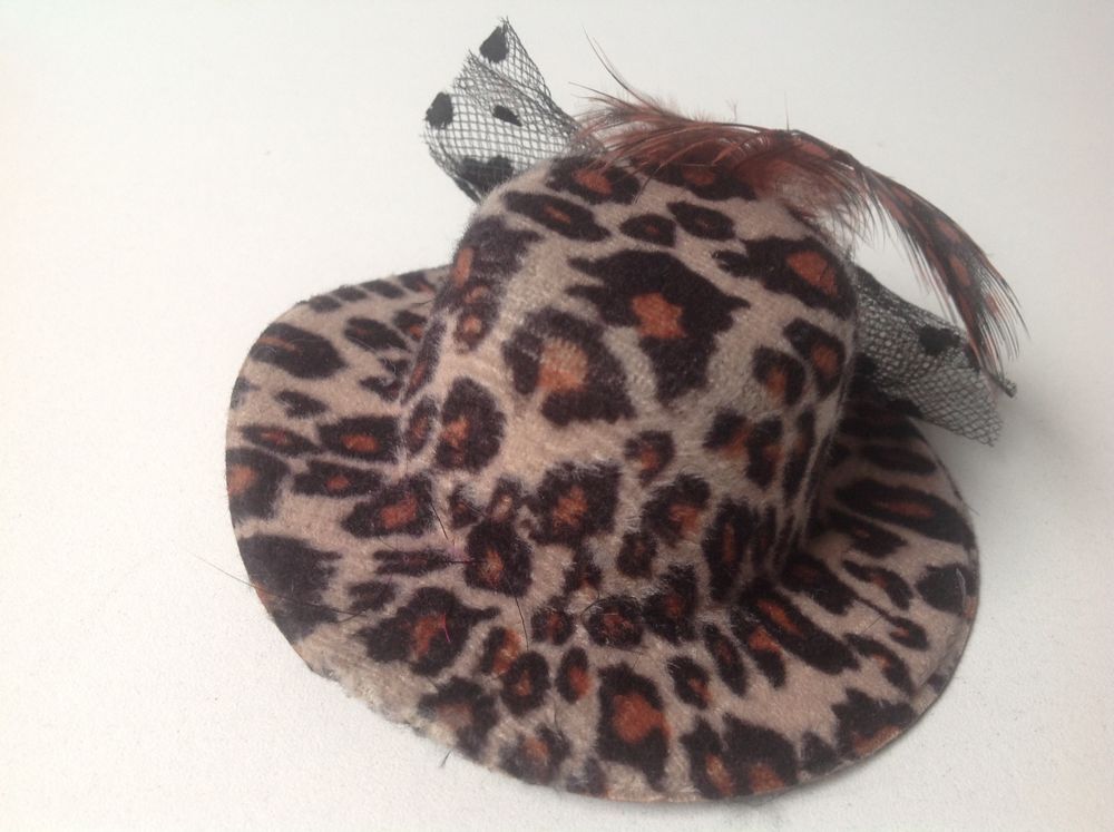 SERRE-T&Ecirc;TE MINI CHAPEAU R&Eacute;TRO PIERRE DOR&Eacute;E TAILL&Eacute;E Envoi Pos Vêtements