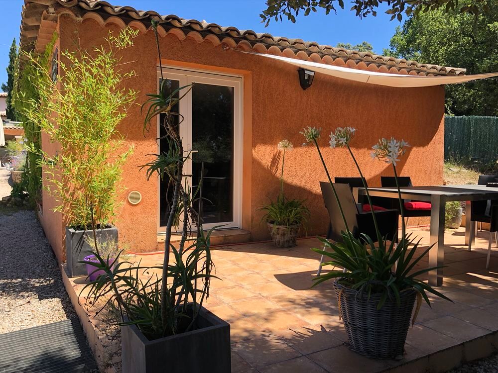 Location Appartement Beau studio meublé Lorgues