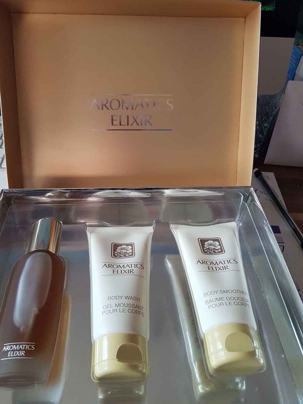  COFFRET CLINIQUE 60 € L'UN Bijoux et montres