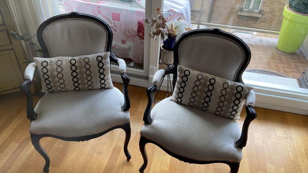 deux fauteuils Louis XV Meubles