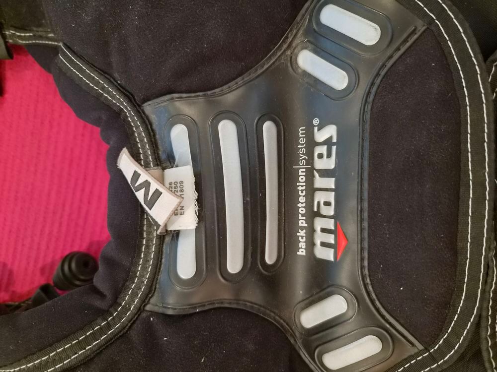 gilet pour la plong&eacute;e sous marine MARES Sports