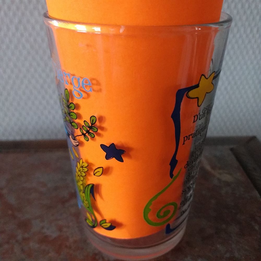 VERRE de collection, signes du zodiaque, horoscope : VIERGE 