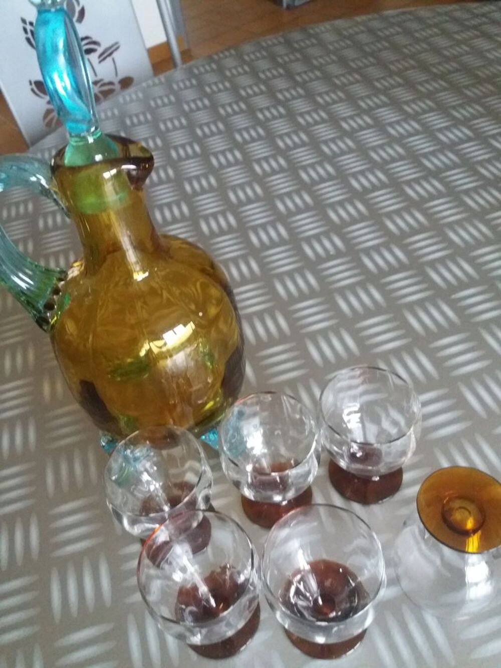 CARAFE RARE sur PIEDS
en verre souffl&eacute; &quot;GORGES SAND&quot; 