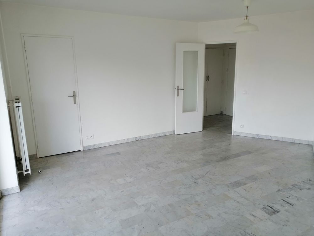 Vente Appartement studio 27 m² + balcon 14 m² + cave 9 m² + parking Montpellier