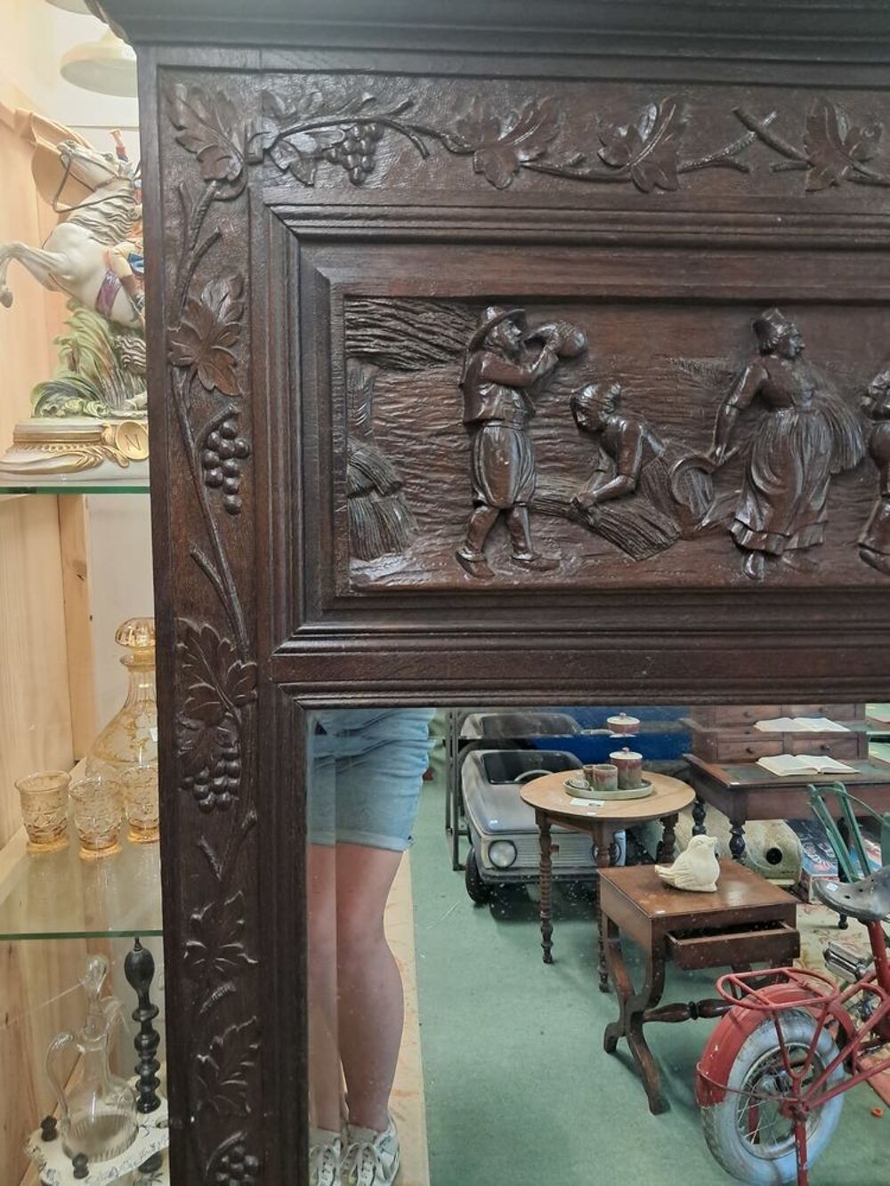 Miroir ancien, richement sculpt&eacute; en ch&ecirc;ne Décoration