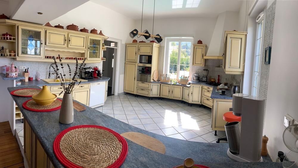 Vente Maison MAISON DE CARACTERE 460 m² PISCINE -TER 3000 m²-1H DE LYON Le chambon-feugerolles
