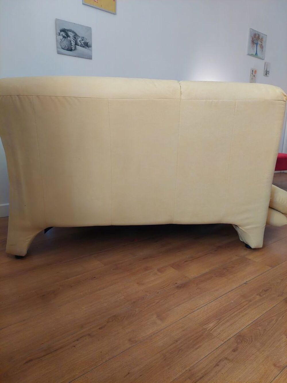 Canap&eacute; m&eacute;ridienne, couleur sable, bon &eacute;tat,
180x85 cm, 
Meubles