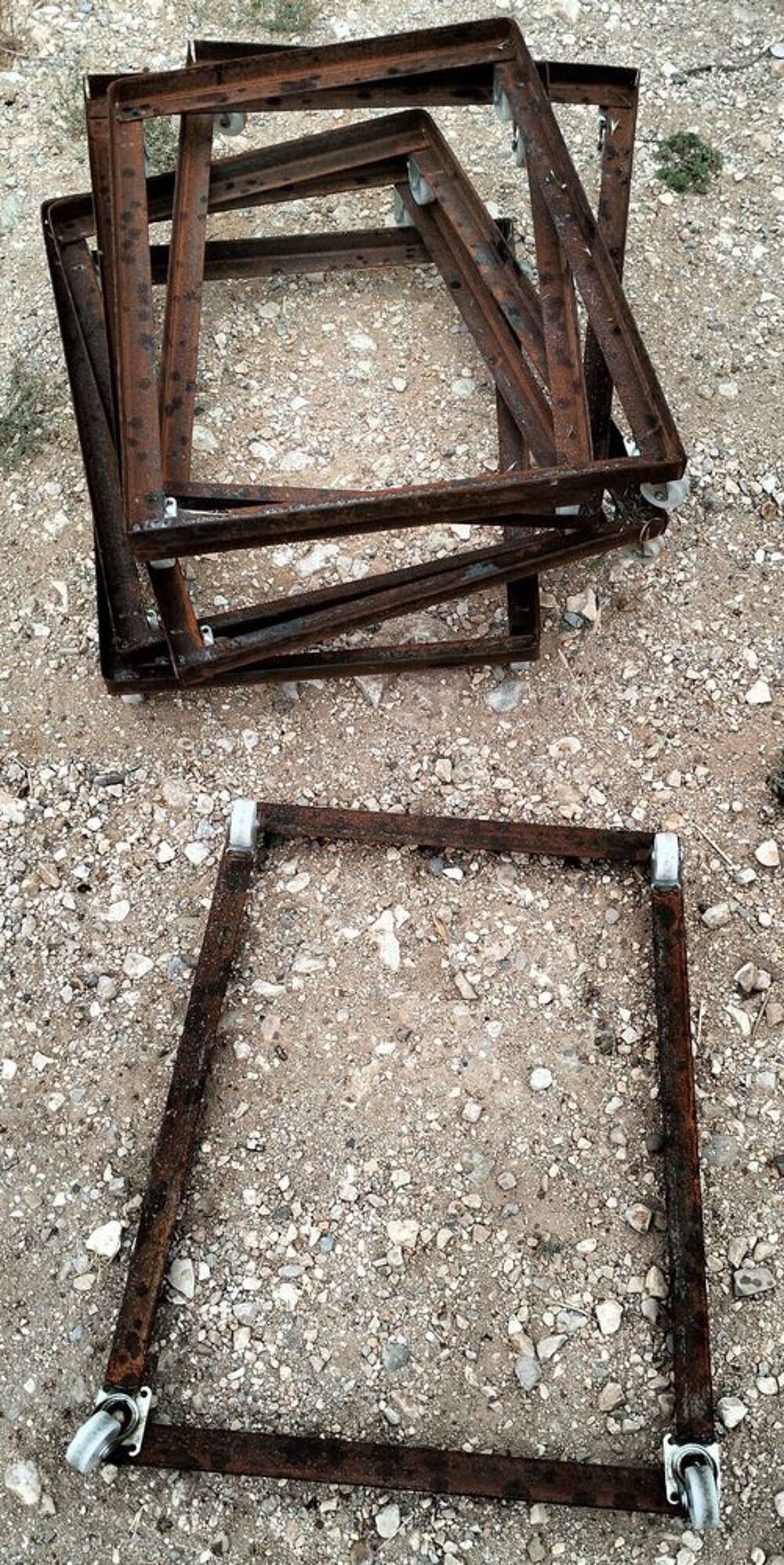 Chariot metal roulettes Bricolage