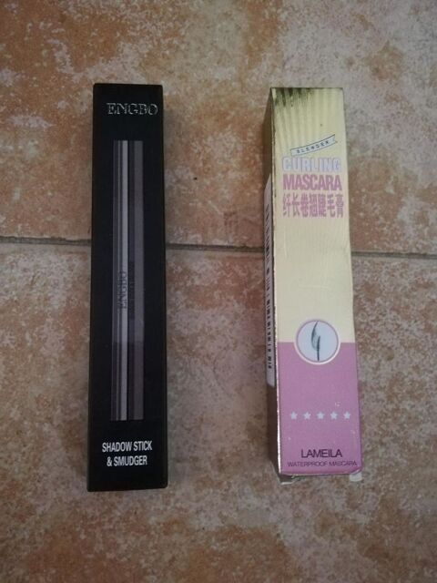 maquillage des yeux neuf 5 La Seyne-sur-Mer (83)