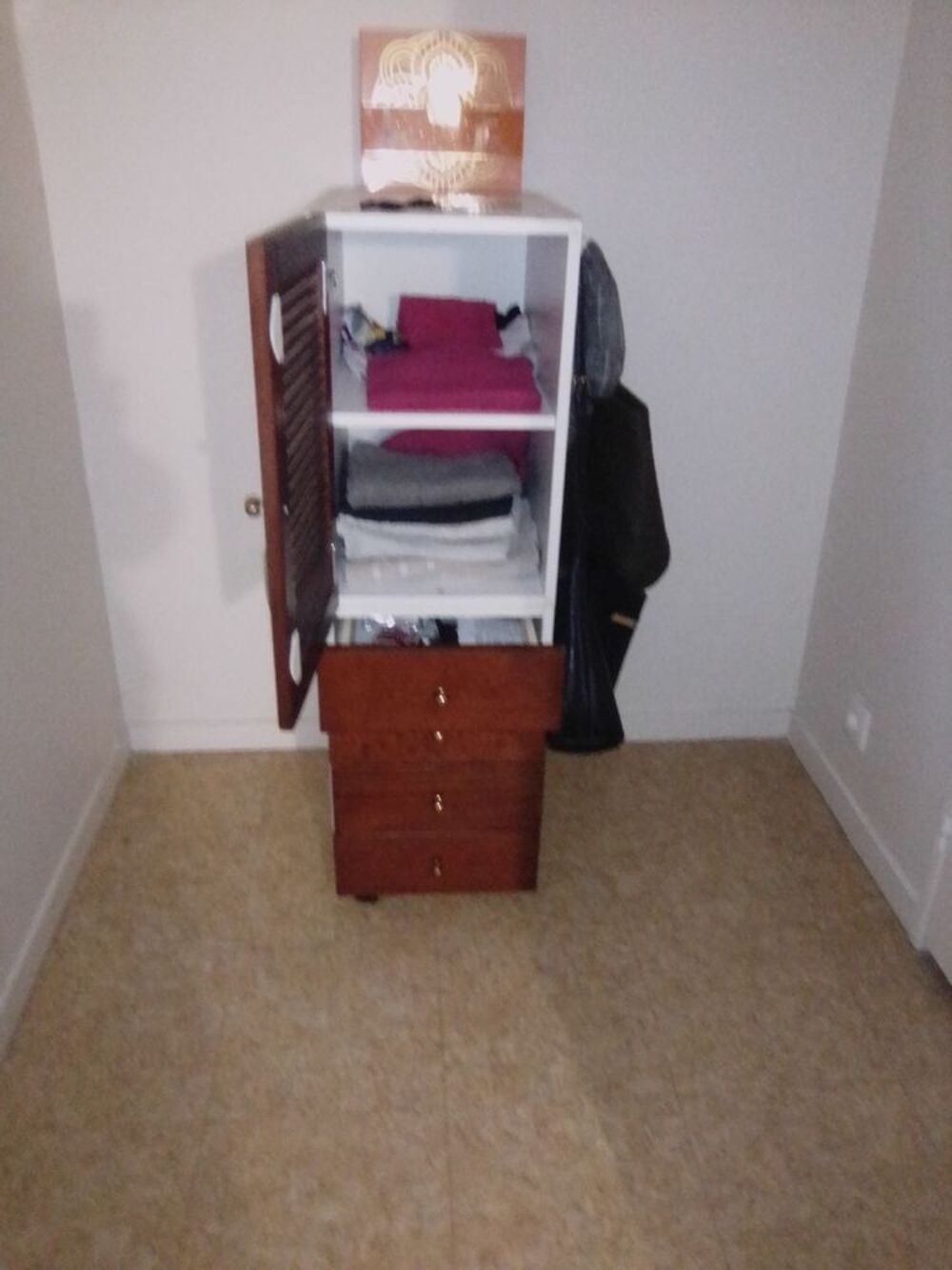 Armoire salle de bain &agrave; roulette Meubles