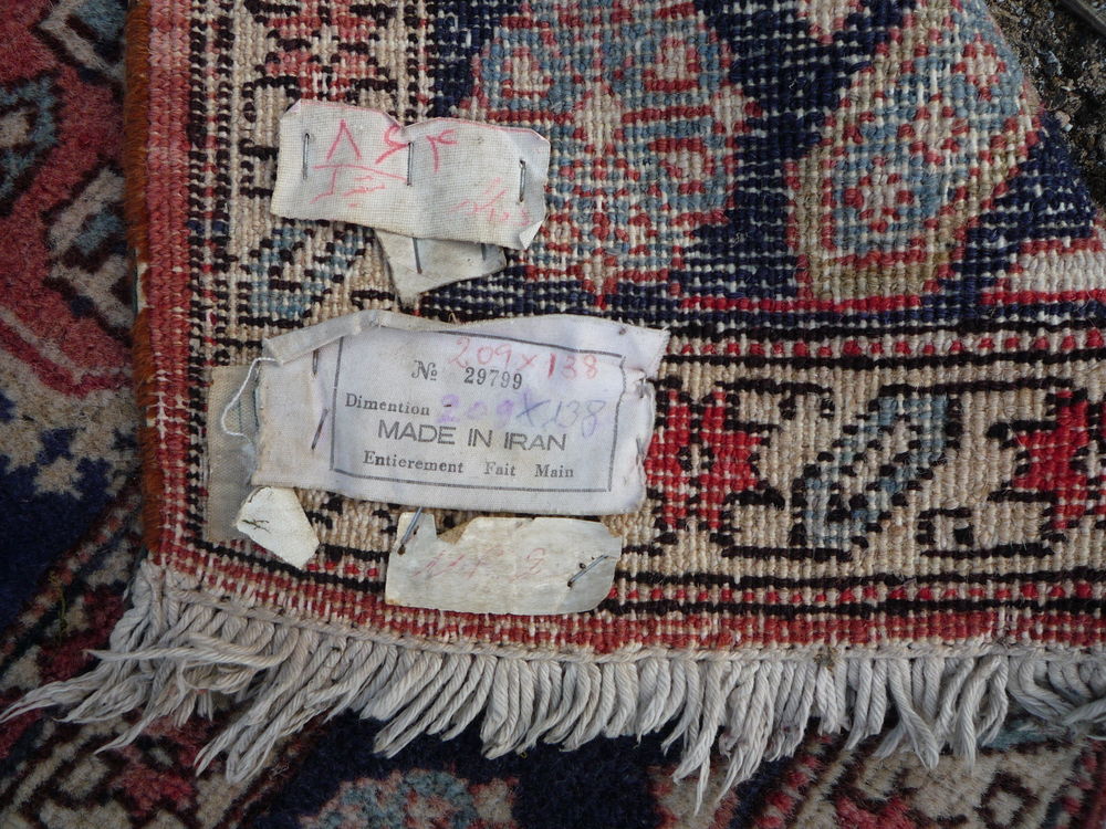 Tapis Iranien nou&eacute; main Décoration