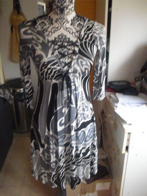 robe NEUVE MISS SIXTY fantaisie TAILLE SMALL 12 Lyon 5 (69)
