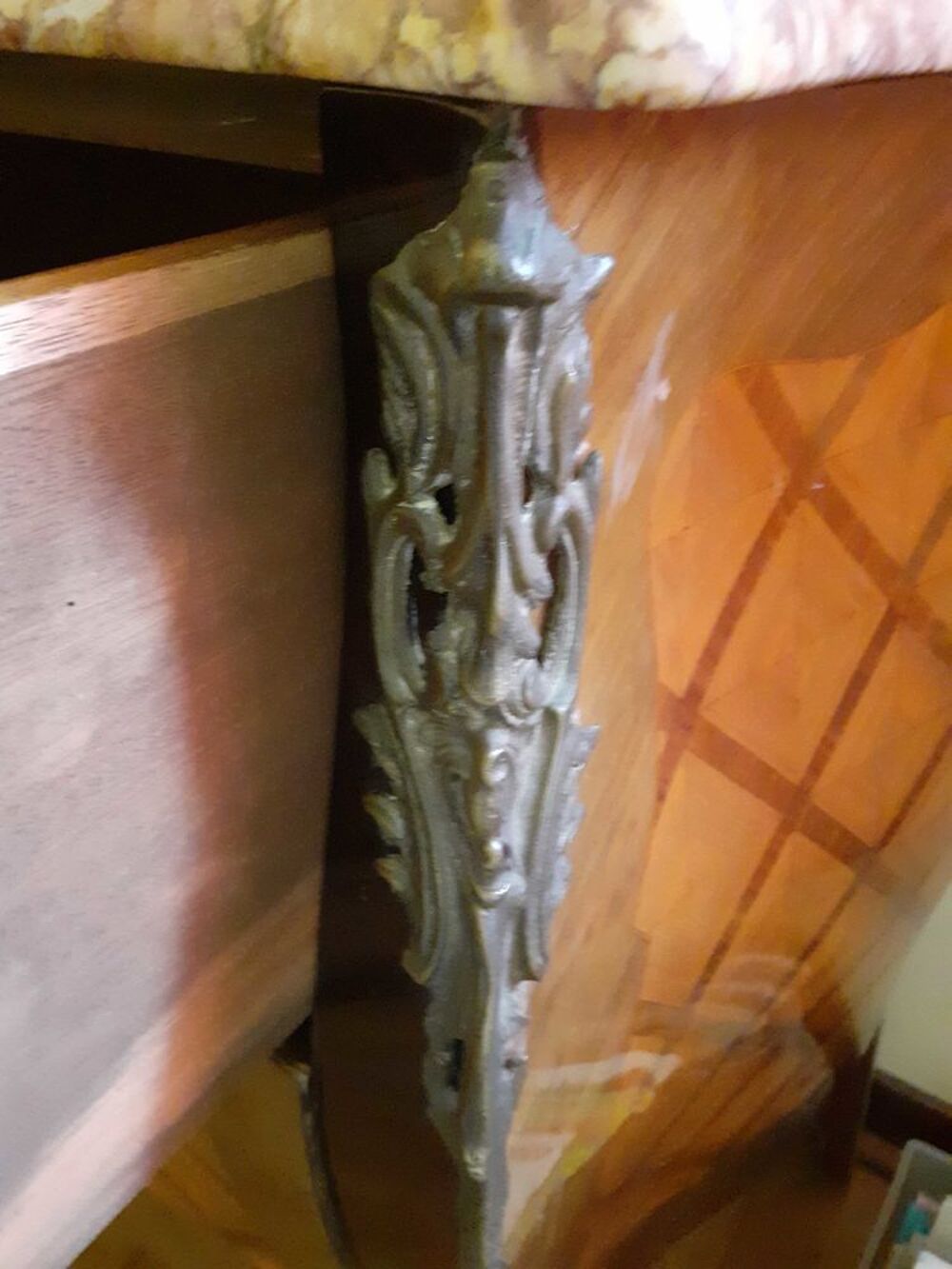commode Louis XV Meubles