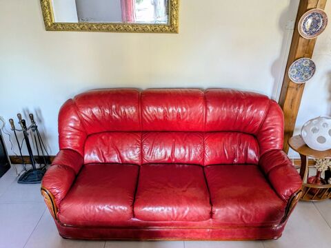 Canap� fixe 3 places et 2 fauteuils 
Cuir buffle rouge  250 Saint-Maurice-sur-Fessard (45)
