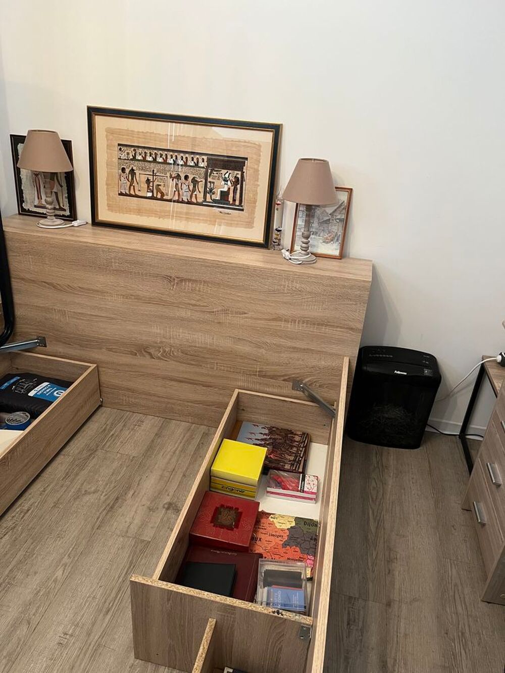 Bois de Lit sans sommier et matelas Meubles