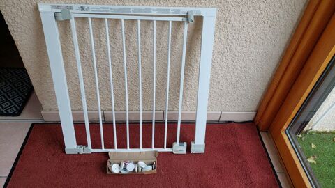 Barri�re de s�curit� enfants SAFETY 1ST neuve 40 Nantes (44)