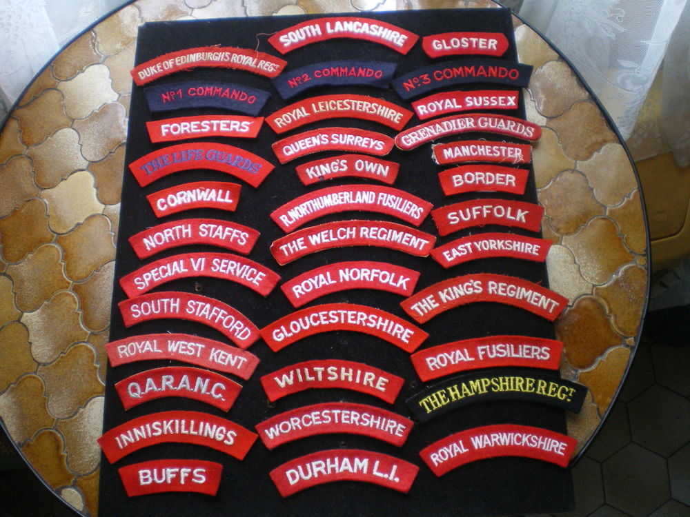 Insignes d'&eacute;paules en tissu de r&eacute;giment britannique 