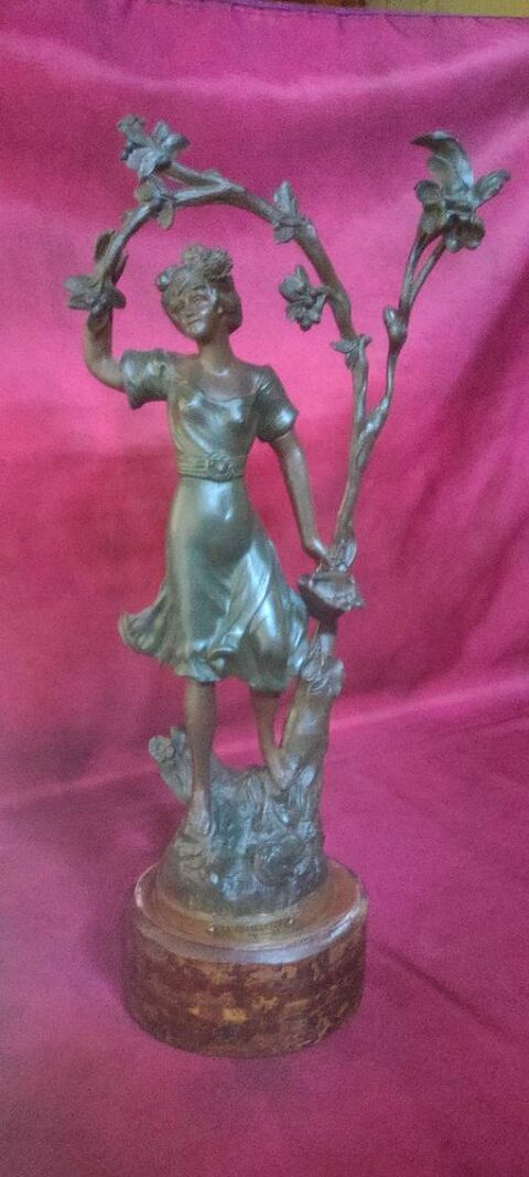 Ancienne statue la cueillette par ruchot 90 Avermes (03)