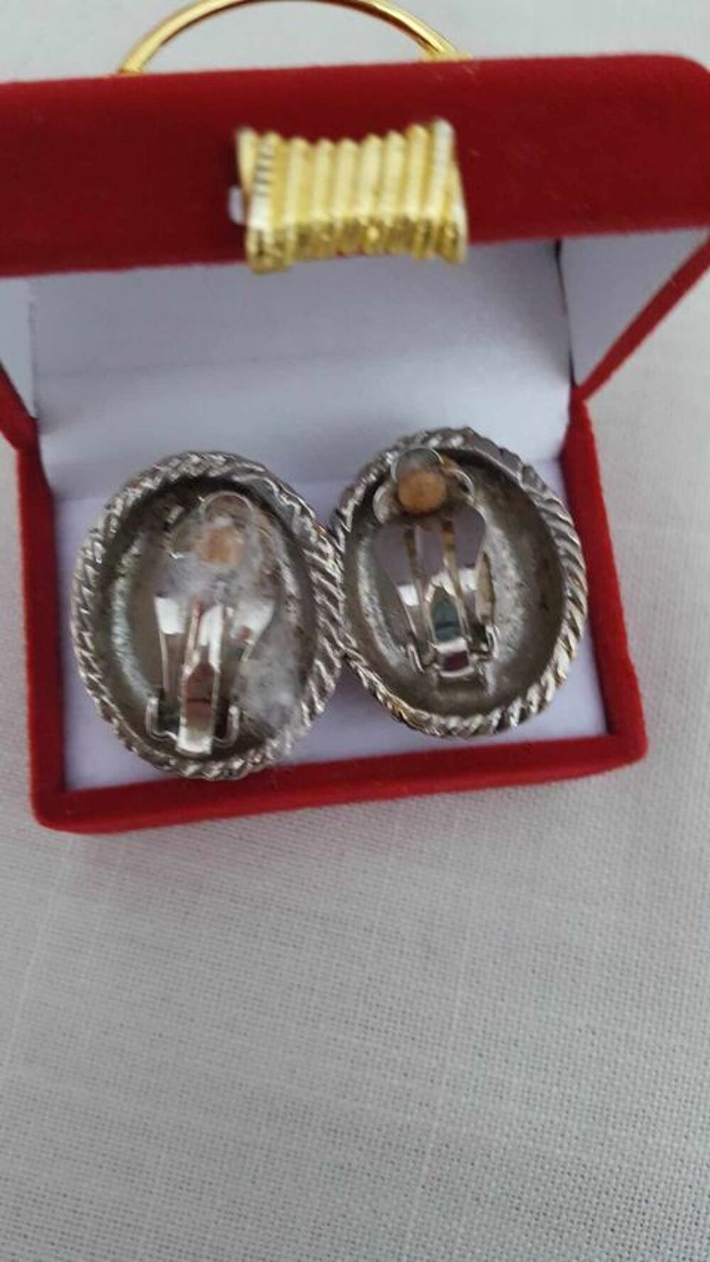  Trois paires anciennes boucles oreilles clips crochet 1331 Bijoux et montres