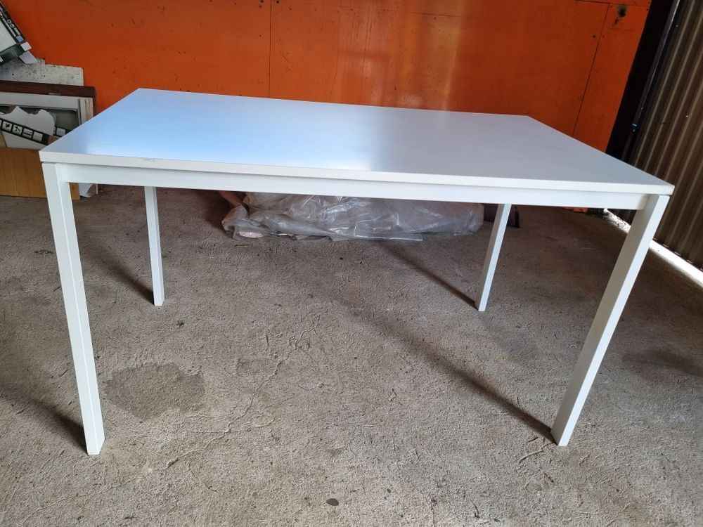 Table blanche IKEA Meubles