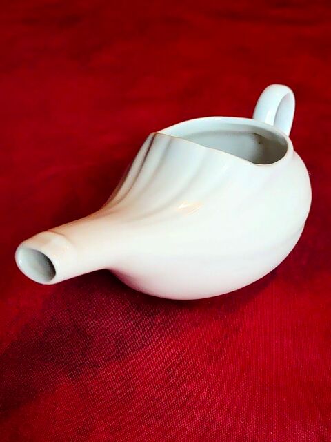 Ancienne pipette en porcelaine  8 Avermes (03)