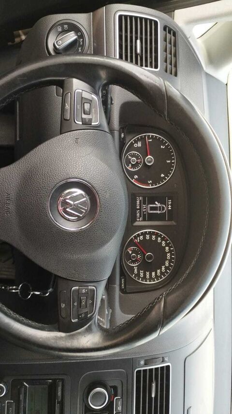 Volkswagen Touran 1.6 102 Confort 5pl 2010 occasion Thouars 79100