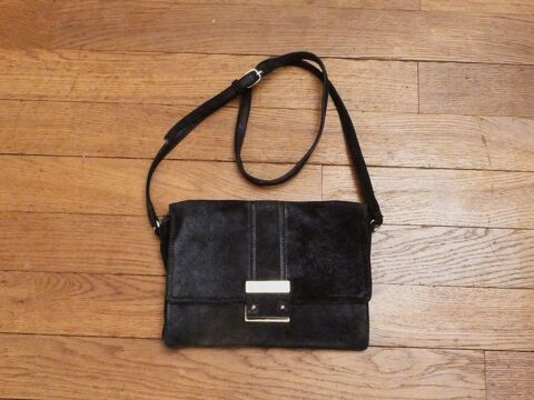 Sac  Main en Daim Noir avec Rabat Aimant- Petite Mendigote 120 Paris 15 (75)