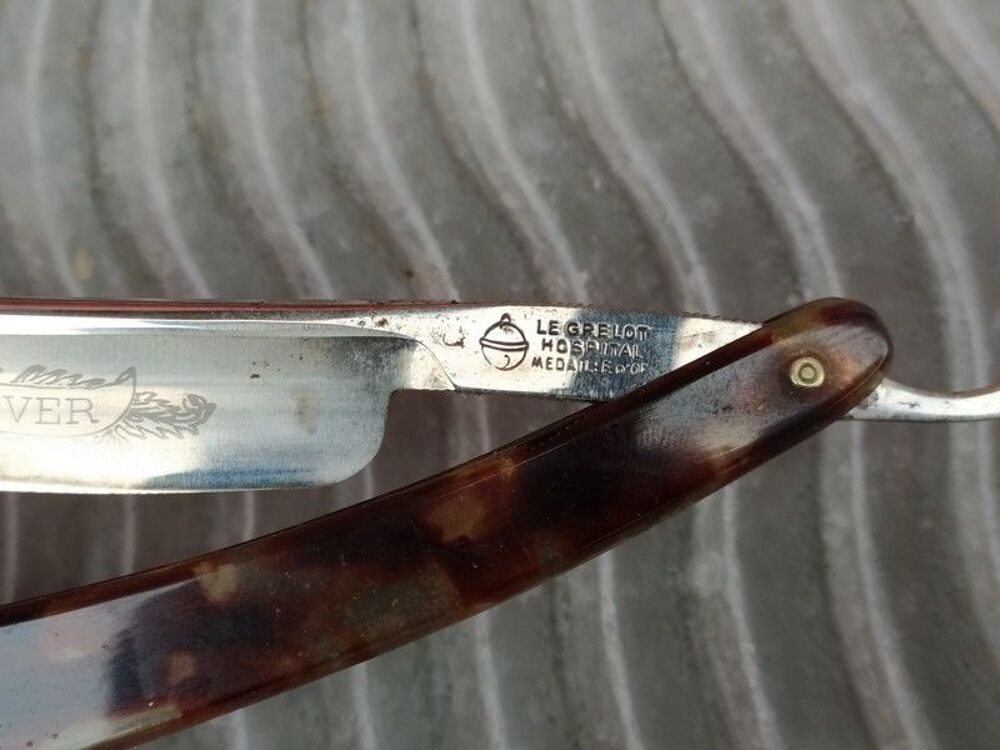 Ancien Rasoir Le Grelot Hospital M&eacute;daille d'Or 