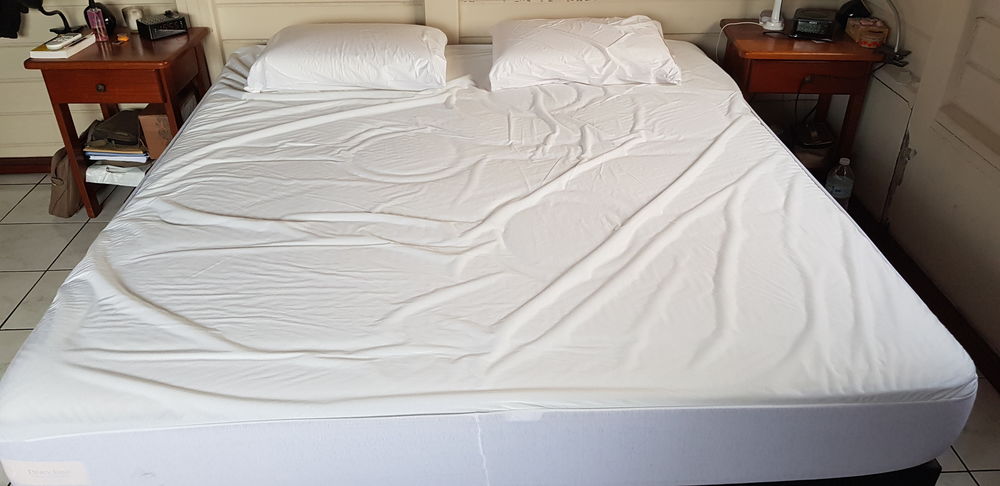 LIT (matelas+ sommier) 180 X 200 CM Meubles