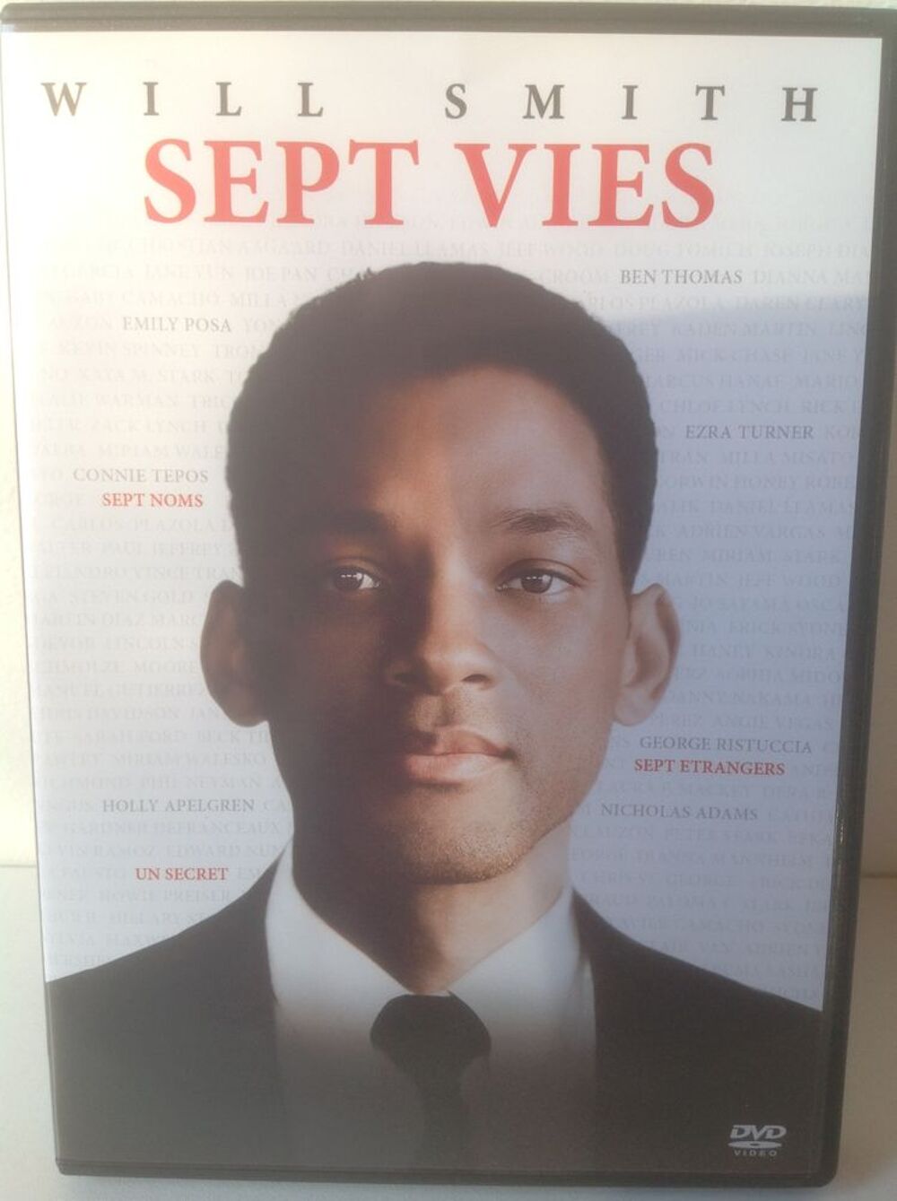SEPT VIES DVD &Eacute;TAT NEUF Envoi Possible
DVD et blu-ray