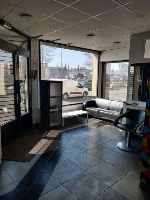 BELFORT FG PRINCIPAL , vends locval commercial 364m&sup2; duplex + grandes vitrines 320000 90000 Belfort