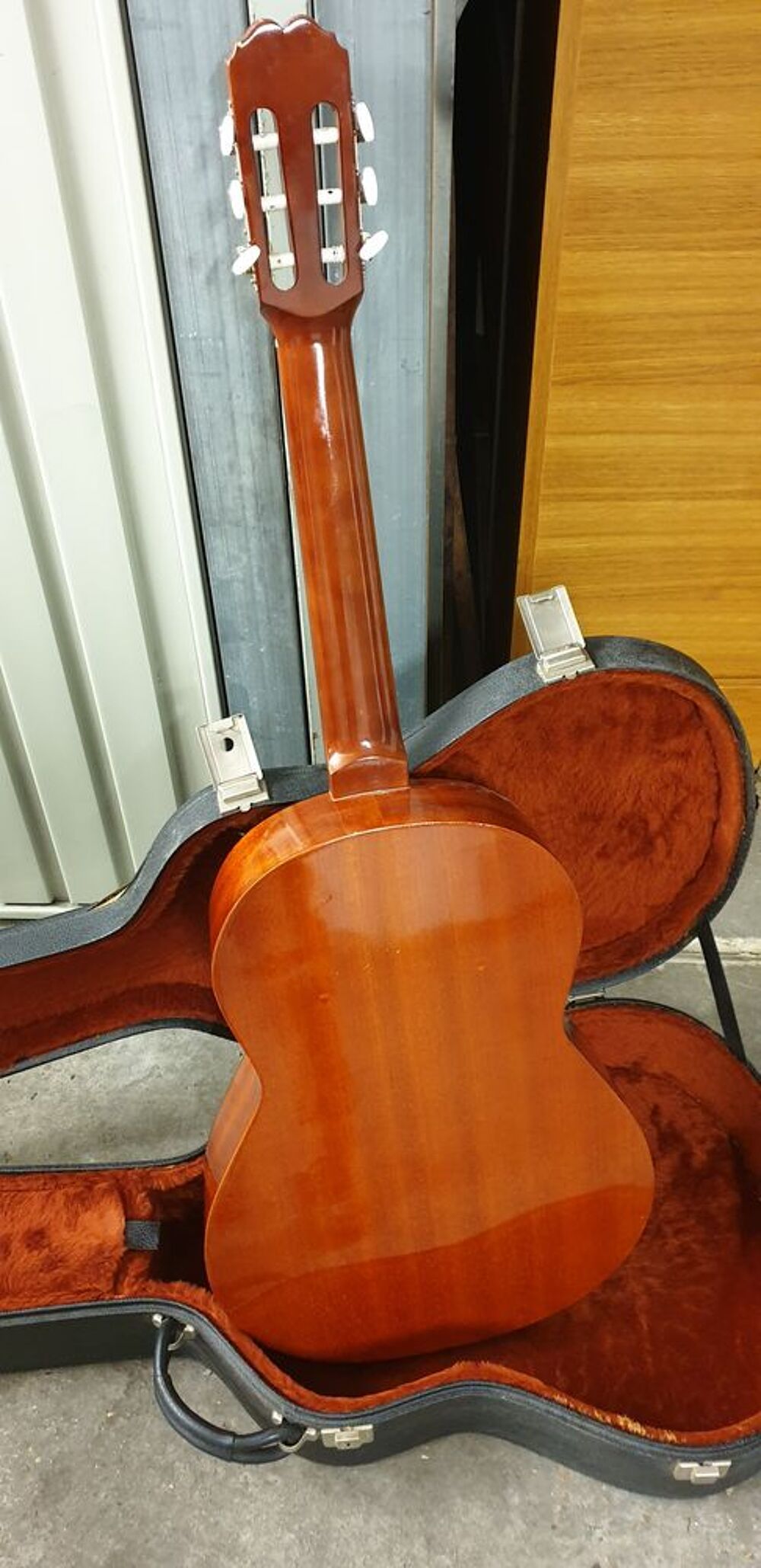 Guitare classique accessoires et valise uncu Instruments de musique