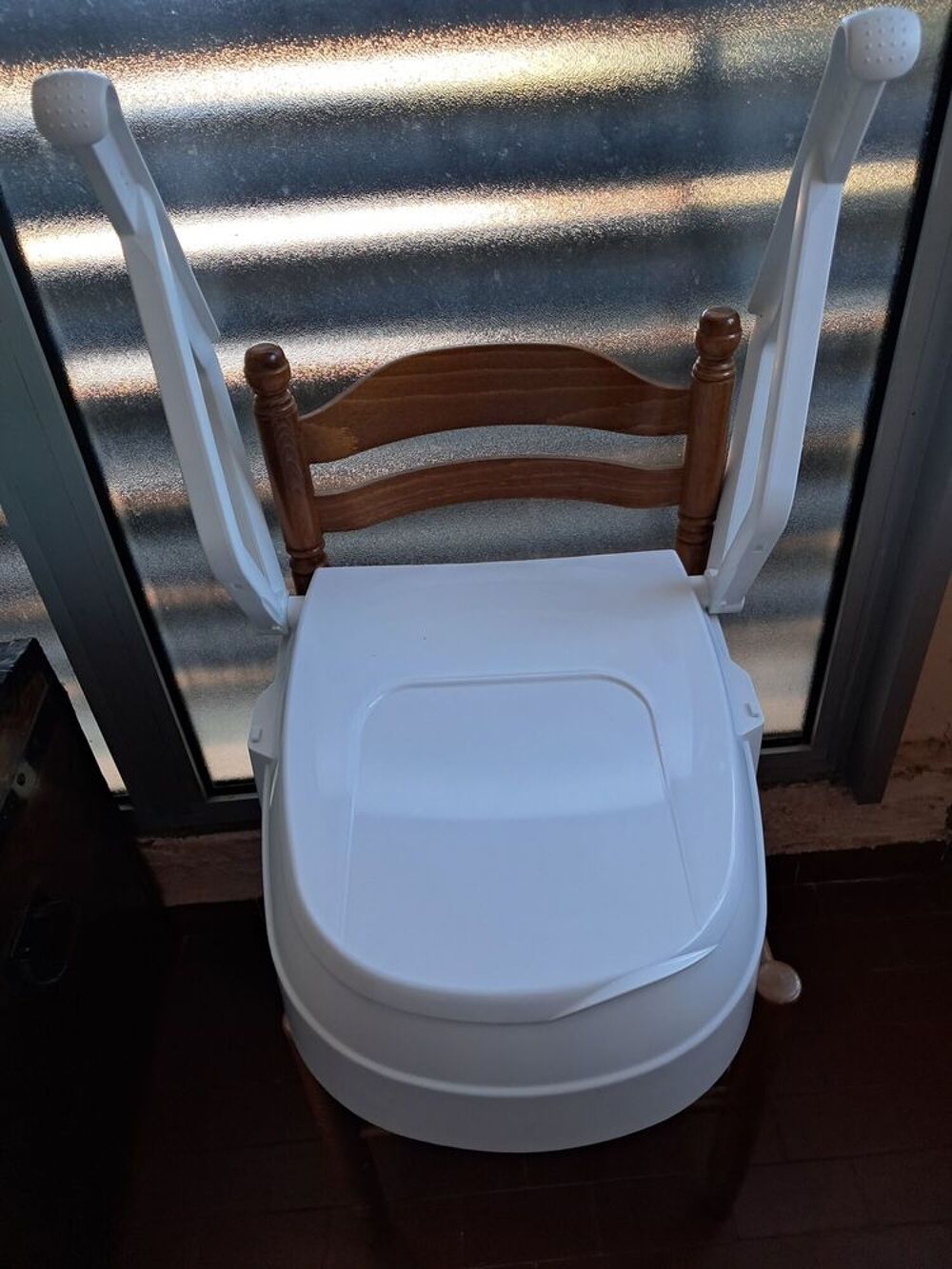 Rehausseur de toilette Meubles