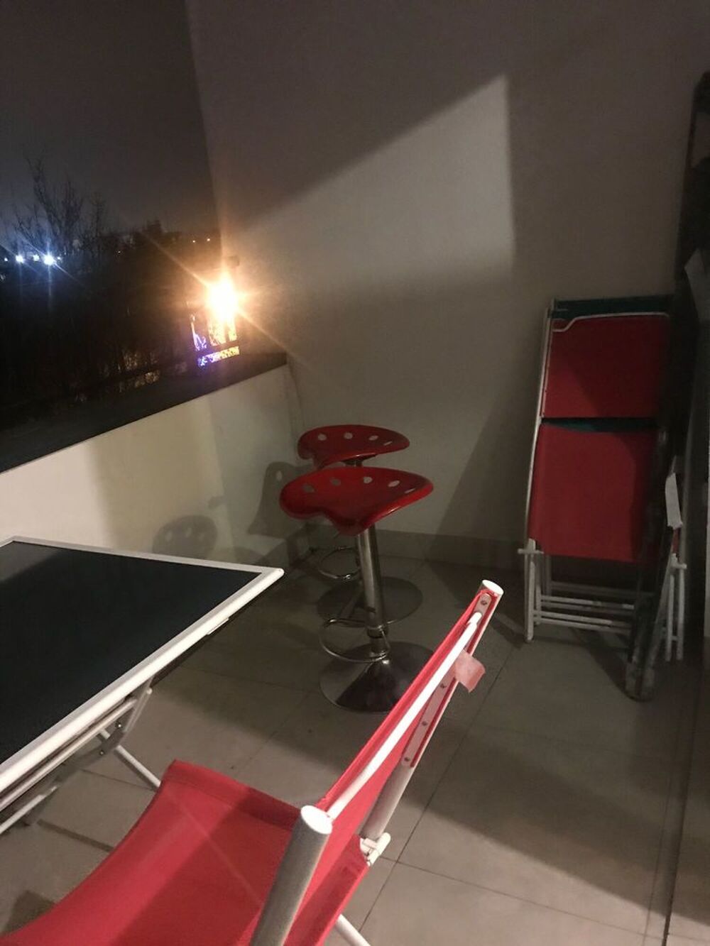 Location Appartement Beau studio avec grand balcon
IDEAL ETUDIANT
Libre le 23/10 Noisy-le-grand