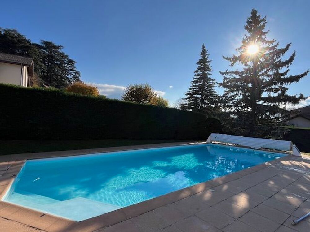 Volets blancs roulant piscine PVC motoris&eacute; 11,5 M Jardin