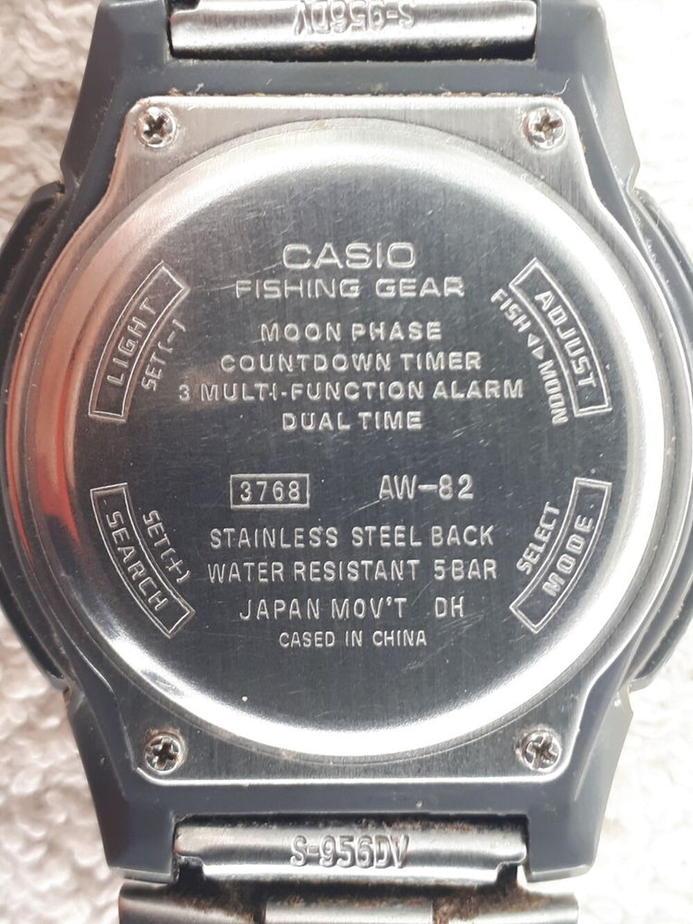 Montre bracelet en acier inoxydable Casio fishing gear AW-82 Bijoux et montres