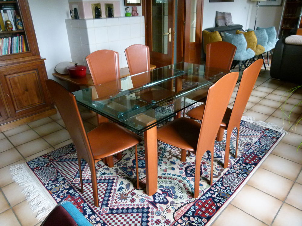 Table et chaises salle &agrave; manger Meubles