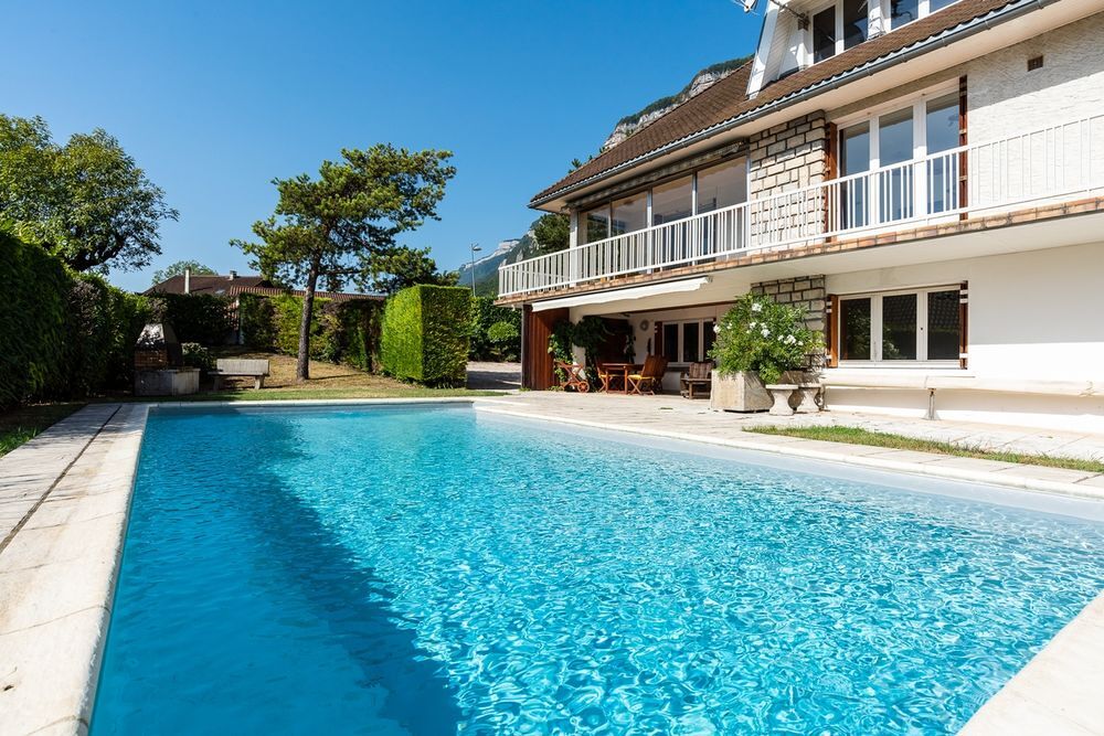 Vente Maison Une grande villa traditionnelle de 250 m avec piscine Crolles