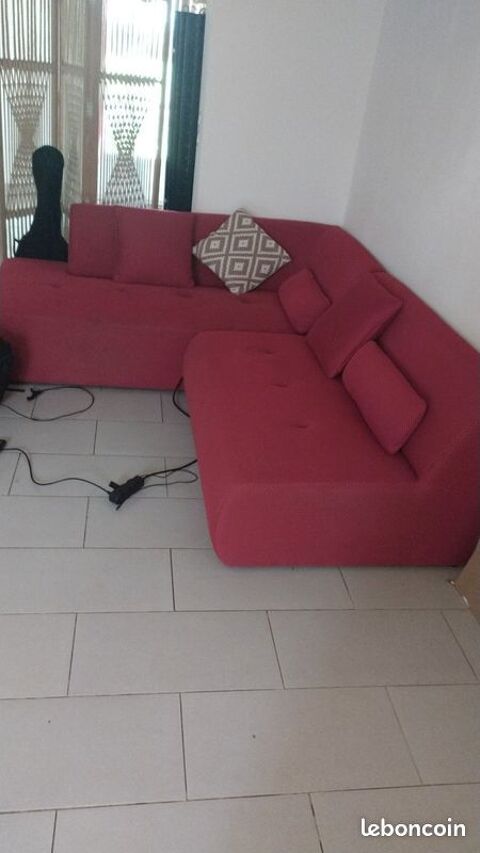 Canap� rouge tissu Nouziers (23)