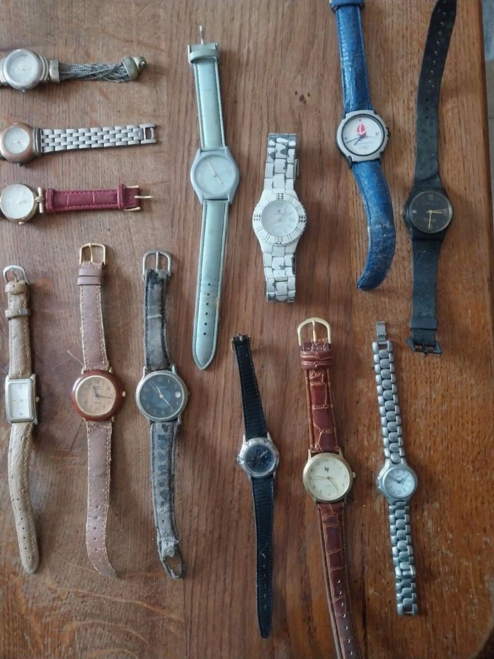 Lots De Montres Hommes Et Femmes
Bijoux et montres